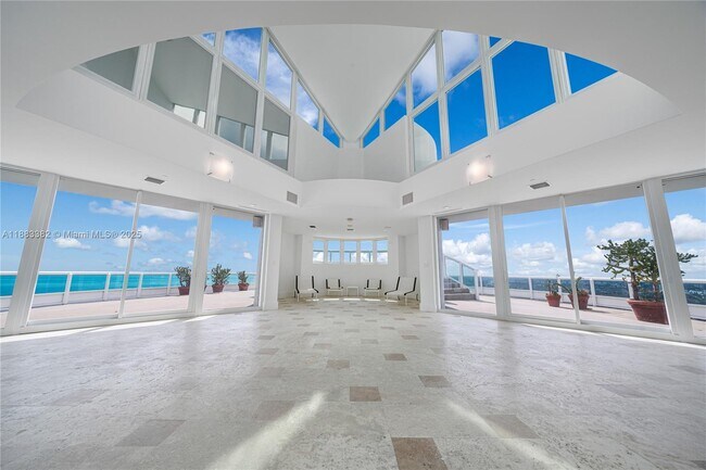 Building Photo - 1643 Brickell Ave
