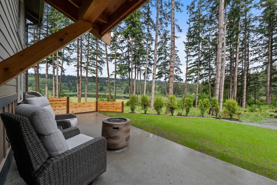 Building Photo - 205 Woodland Dr