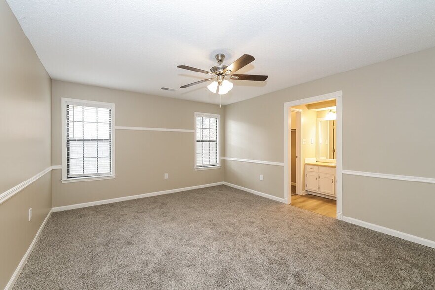 Building Photo - 8163 Cairn Dr