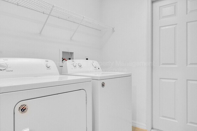 Building Photo - 10754 Flycast Cir