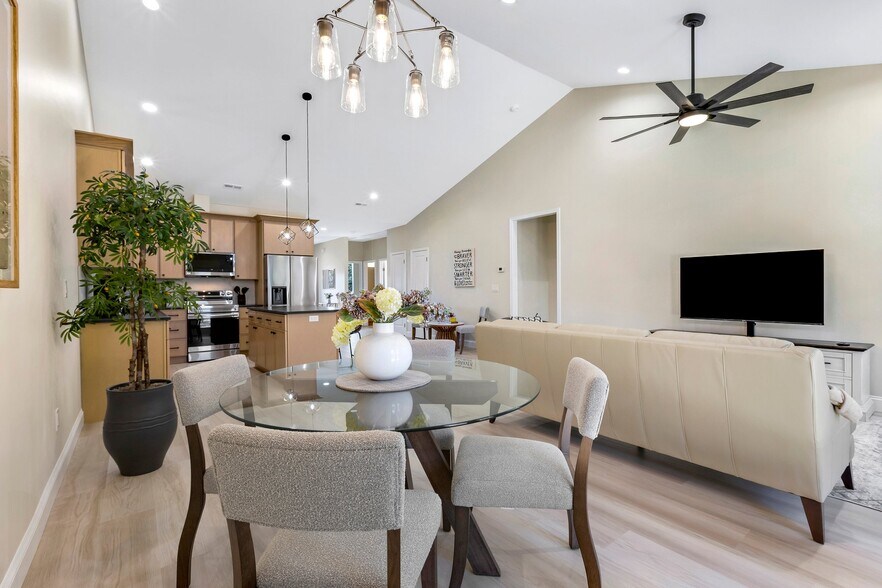 Building Photo - 190 Weaver Line