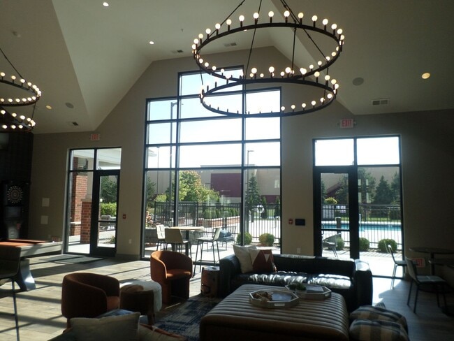 Building Photo - 6935 70th Ct