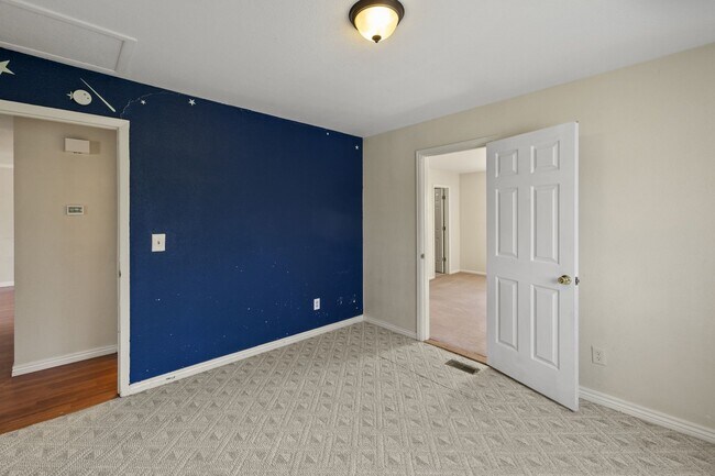 Building Photo - 4319 Millburn S