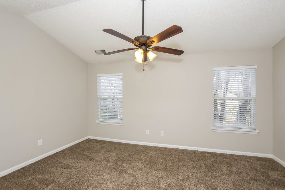 Building Photo - 925 Treasure Pl SW