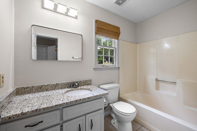 Building Photo - 3 Bedroom Ranch In Starr's Mill on Quiet Street!