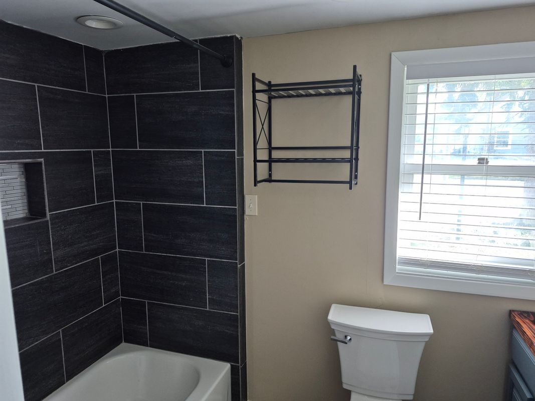 Building Photo - 407 1st St