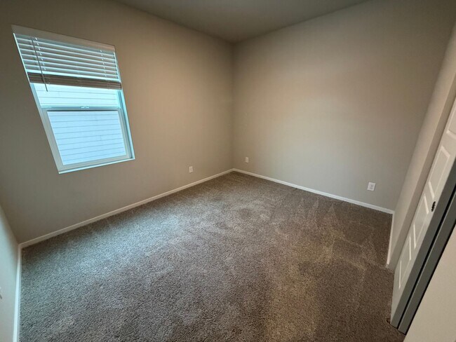 Building Photo - Stunning 3 Bed, 2 Bath Home in Spokane!