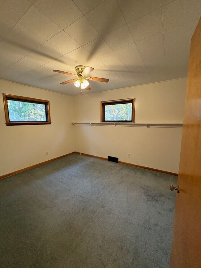 Building Photo - Two bedroom home for rent - Country living...