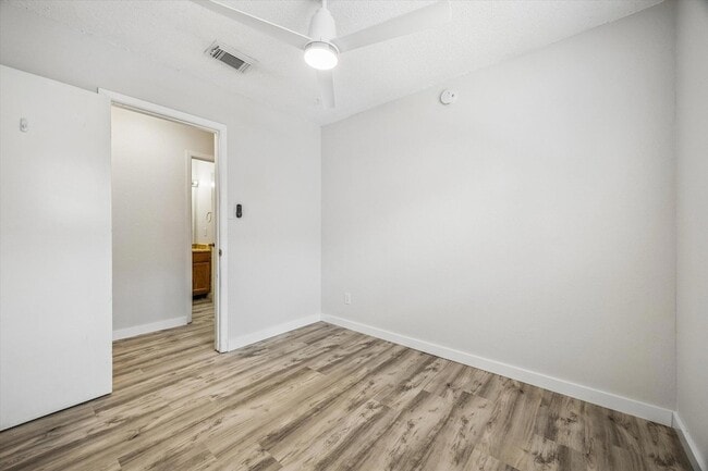 Building Photo - 904 Sirocco Dr