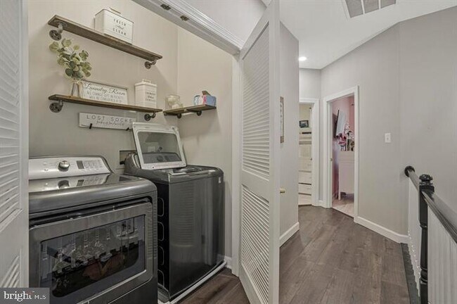 Building Photo - 10613 Bristow Station Dr