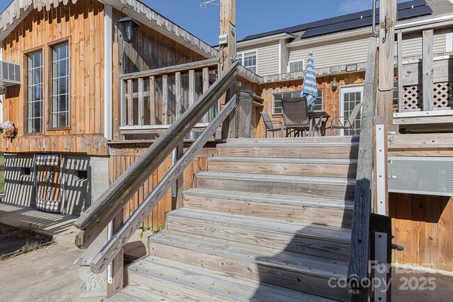 Building Photo - 110 Mendover Dr