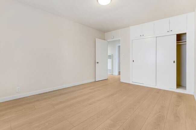 Building Photo - 500 California Ave