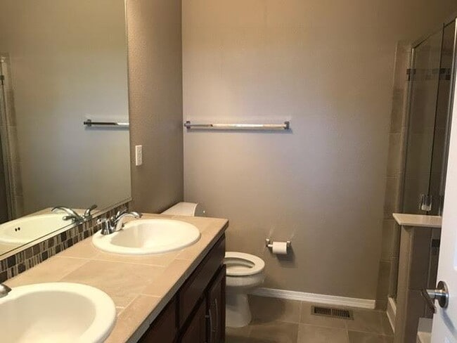 Building Photo - Beautiful 2 Bedroom, 2.5 Bath Townhome near E470 with 2 Car Garage and Gas Fireplace1