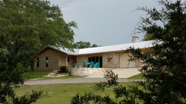 Building Photo - 2055 Island View