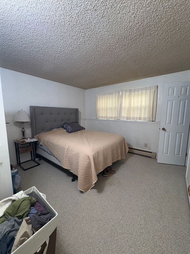 Building Photo - 2 Bed 2 bath off Durston Rd