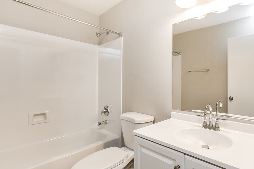 Building Photo - 2224 S 83rd Ln