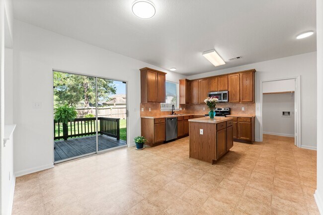 Building Photo - 235 Doncaster