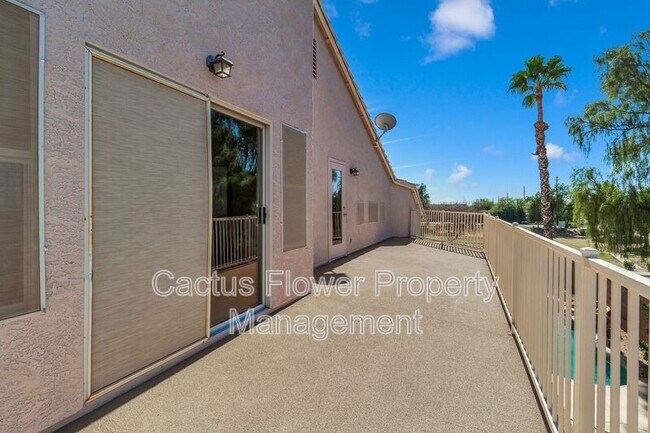 Building Photo - 2524 N Sunrise