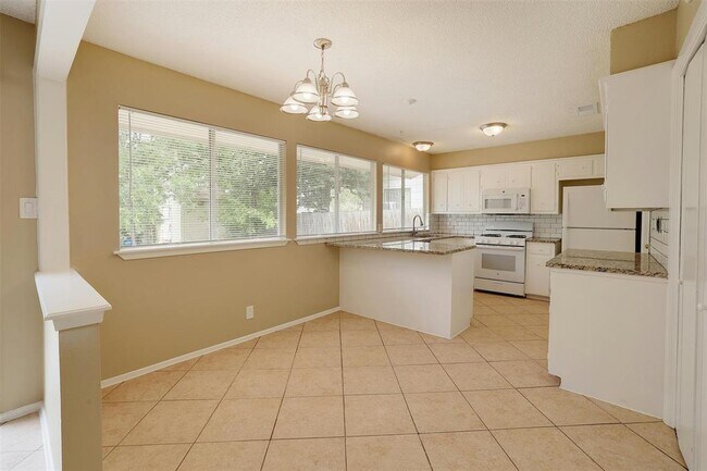 Building Photo - 9620 Chukar Cir