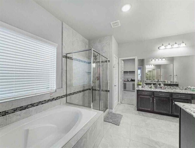 Building Photo - 3822 Venosa Ct