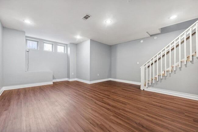 Building Photo - 4528 S St Lawrence Ave