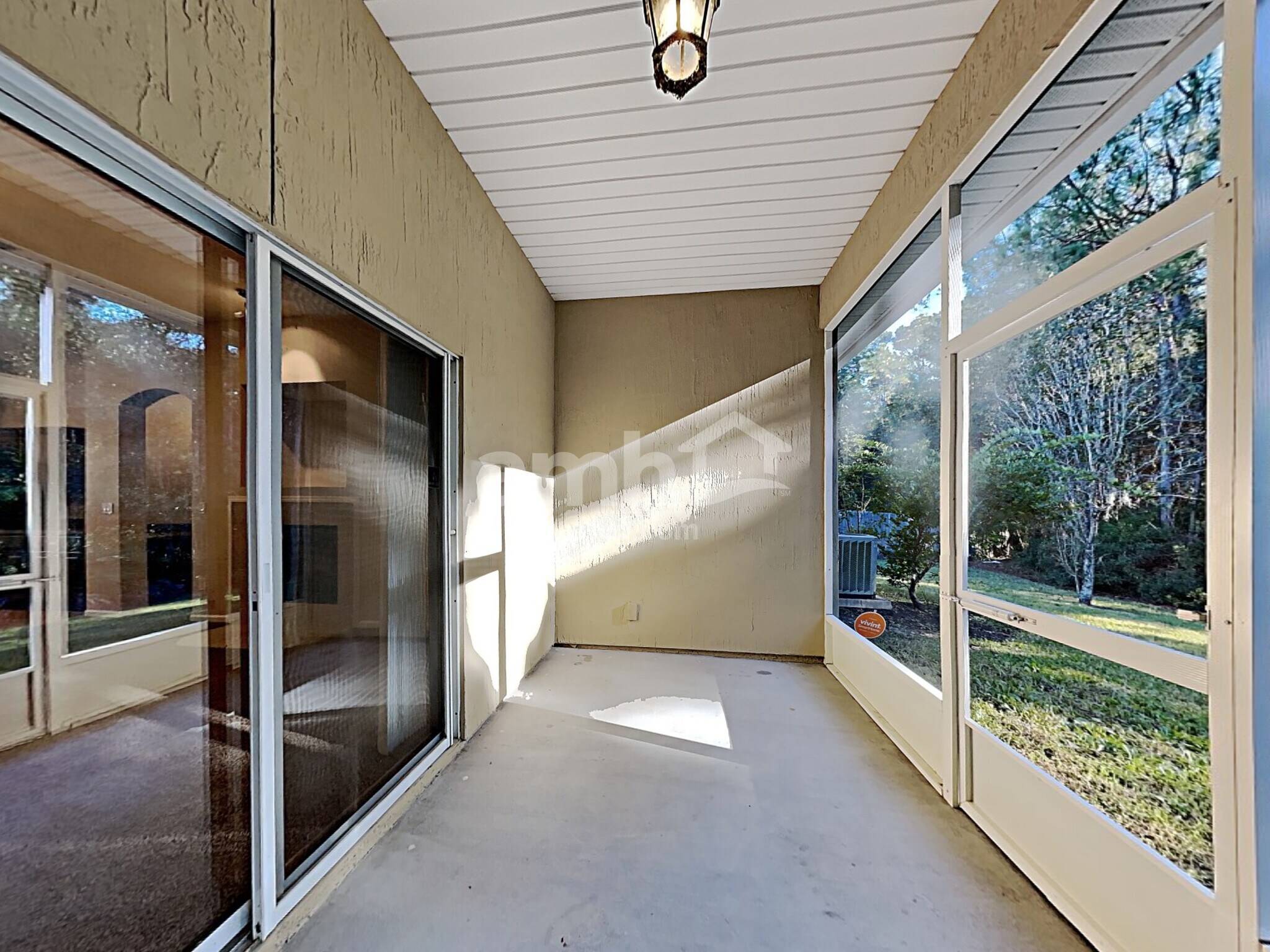 Building Photo - 11390 Oaklawn Rd