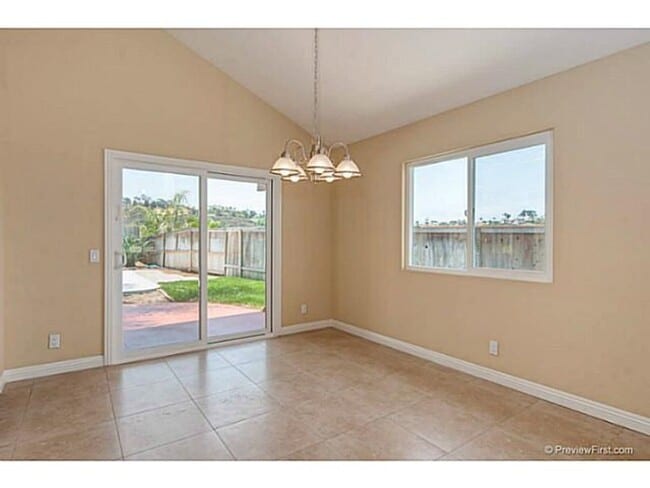 Building Photo - 3 Bedroom 2.5 Bath Home Near Lake Calavera!