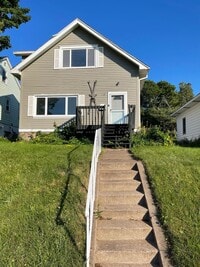 Building Photo - Available September - 2 Bedroom, 1 Bath New Reno!