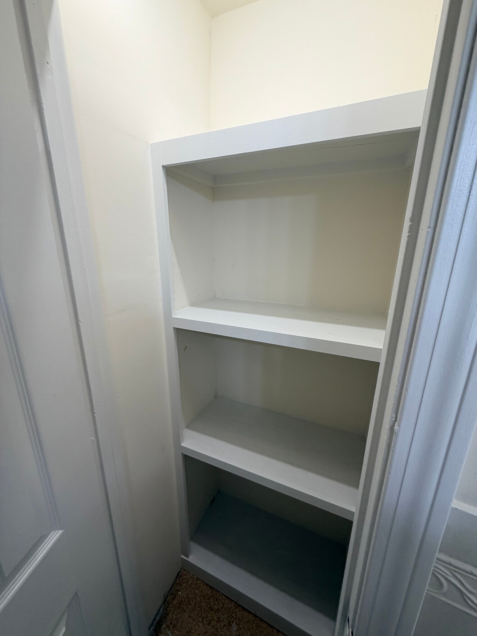 Building Photo - 543 Broadway