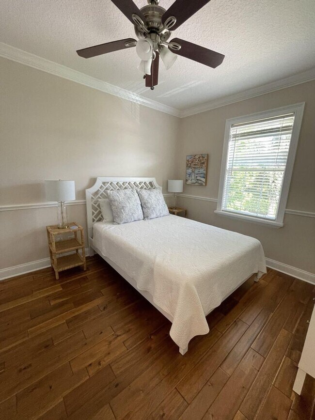 Building Photo - 2857 E Community Dr