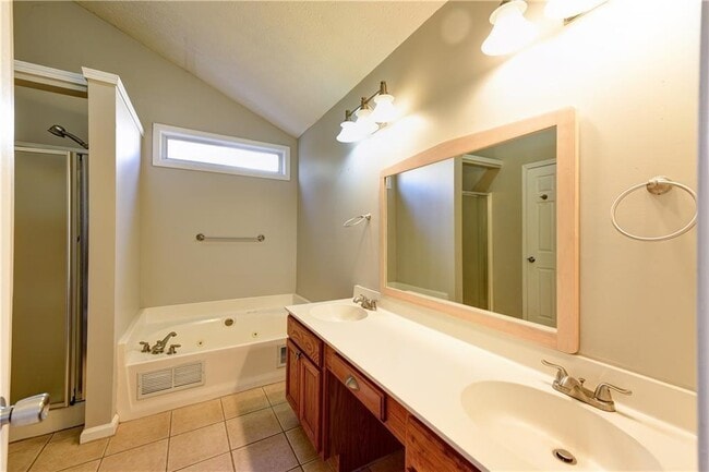 Building Photo - 1135 Laurel Cove Dr