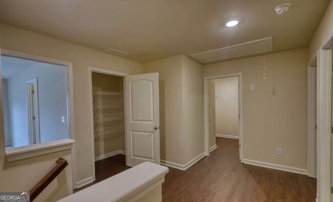 Building Photo - 6571 Bluffview Dr