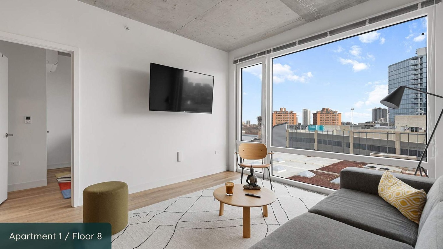 Building Photo - 851 W Blackhawk St