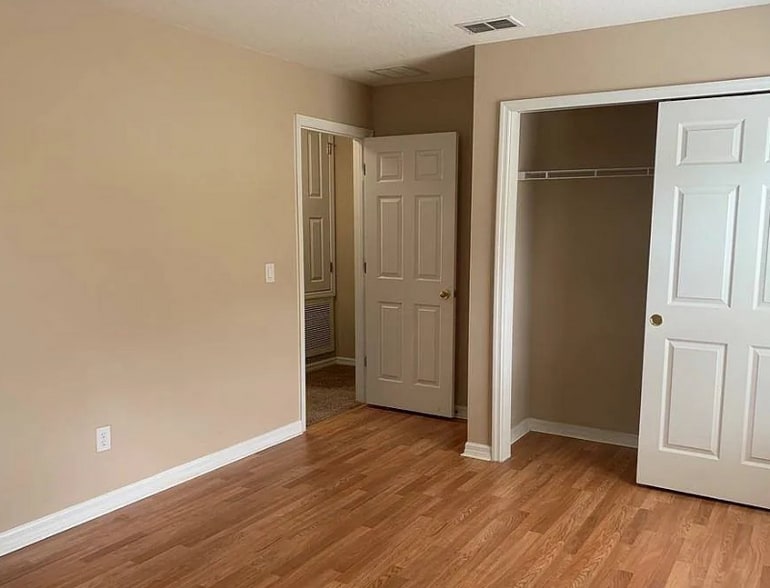 Building Photo - 13667 Phoenix Dr