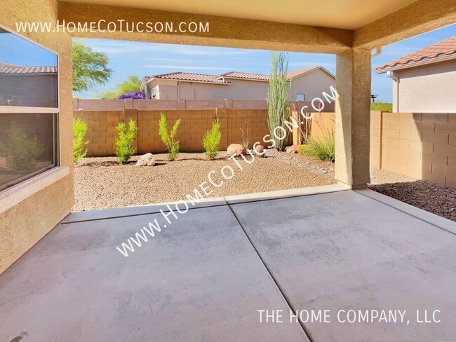 Building Photo - 1096 W Versilia Dr