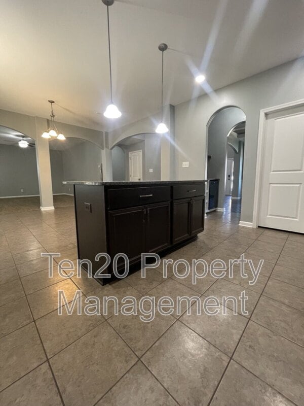 Building Photo - 4955 Brightstar Ln