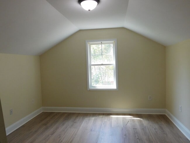 Building Photo - 308 Daniels St