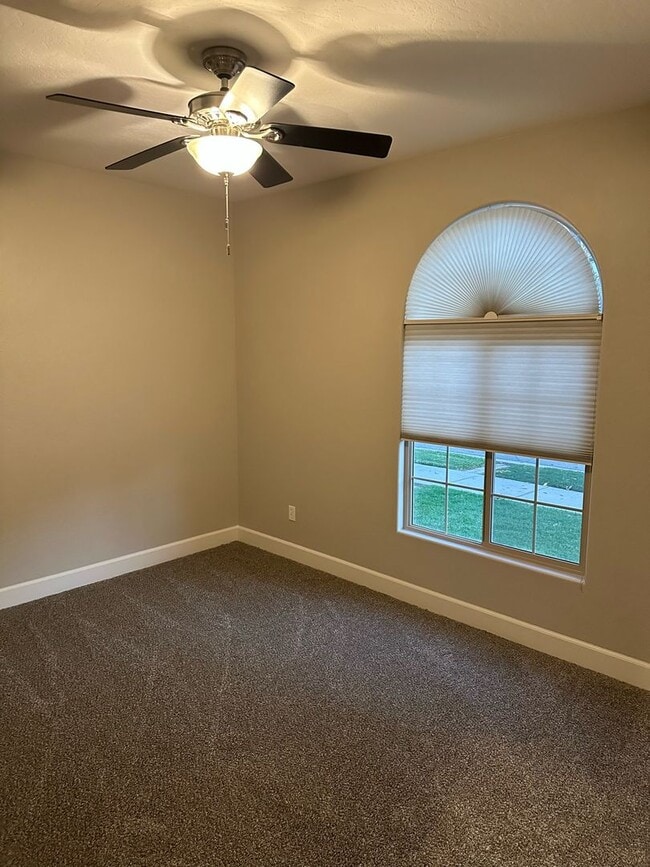 Building Photo - 3126 W Perez Ave