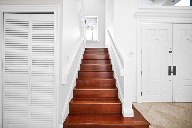 Building Photo - Southwest 111th Terrace, Miami, FL 33176 -...