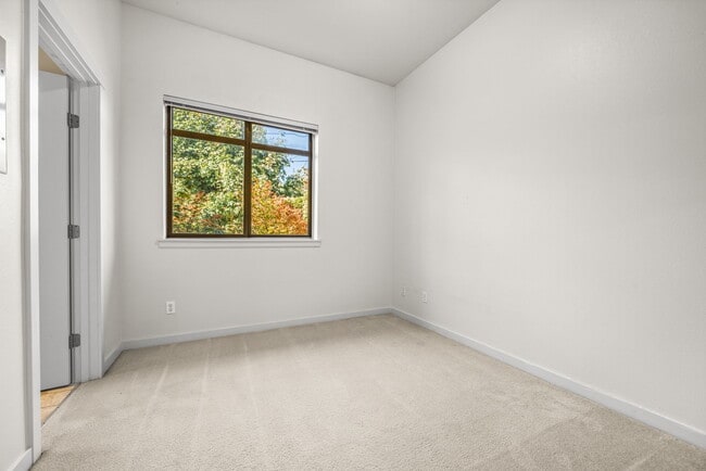 Building Photo - 2160 Yakima Ct