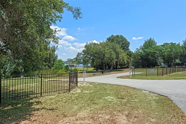 Building Photo - 16316 Meredrew Ln