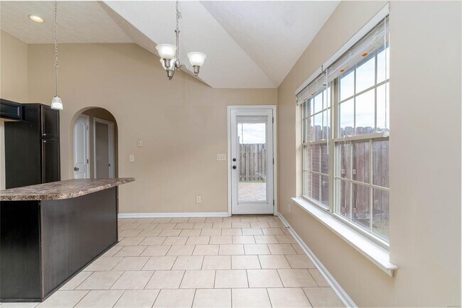 Building Photo - 1818 Cotton Blossom Way
