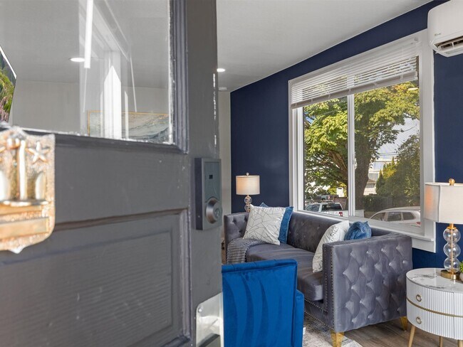 Building Photo - 2402 Rucker Ave