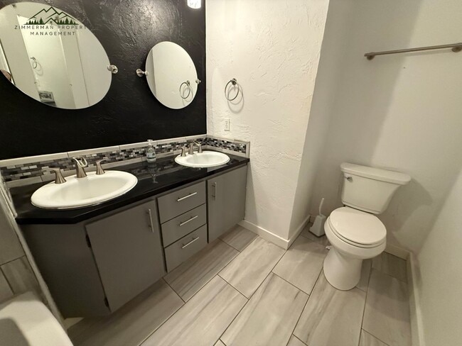 Building Photo - 1808 E 28th Ave