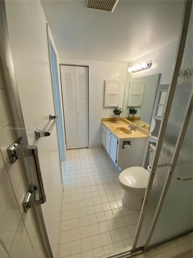 Building Photo - 13250 SW 4th Ct