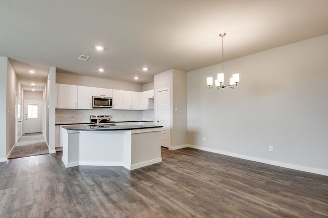 Building Photo - GORGEOUS 3 BEDROOM DUPLEX LOCATED IN MIDLOTHIAN ISD!