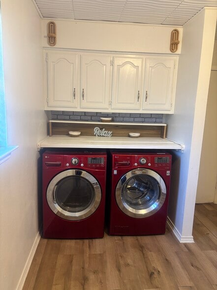 Building Photo - 310 Meadowlark Ln