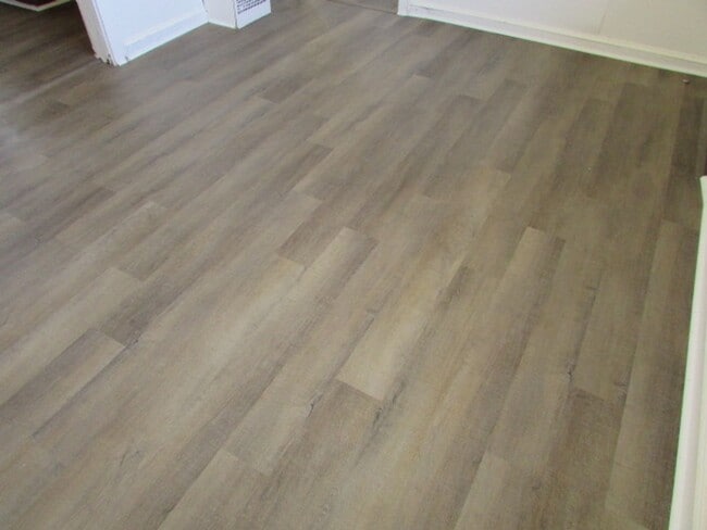 Building Photo - Duplex Unit