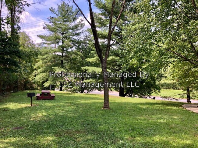 Building Photo - 1625 Ingleside Ave