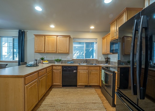 Building Photo - Bright and Modern 3bed Home in Perfect Location